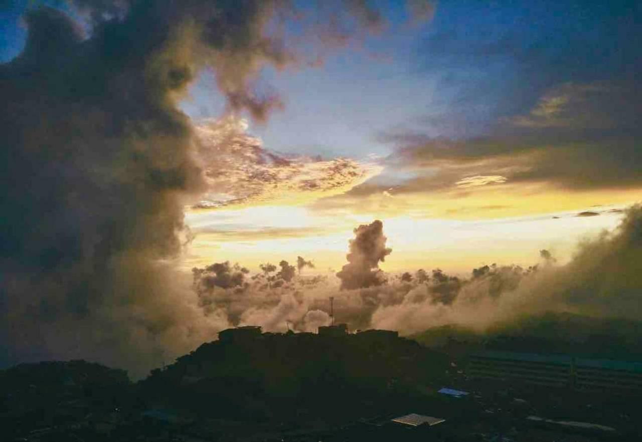 Vacation House In Baguio With Amazing Sunset Views Baguio City Exteriör bild